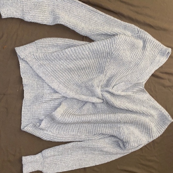 Sweater - Picture 1 of 2